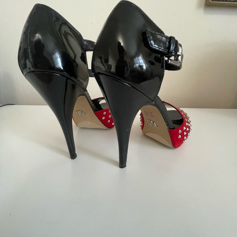 Rock & Republic Red Studded Women's Heels - Picture 3 of 8